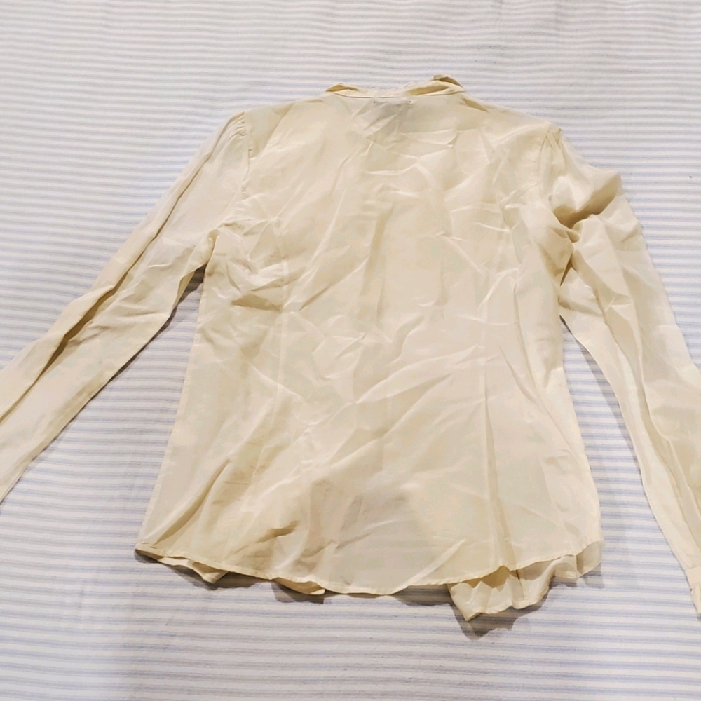 Blouse - Picture 2 of 3